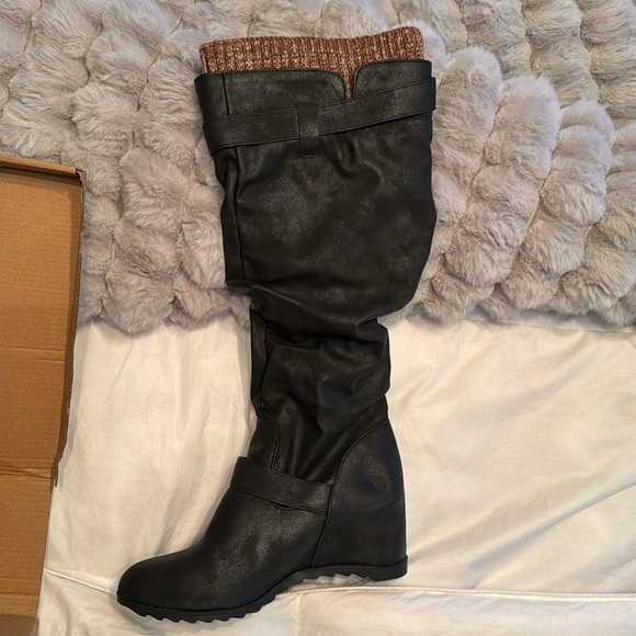 Black knee high boots with built in top brn/white sock detail size 41/women’s 9 - Picture 3 of 7